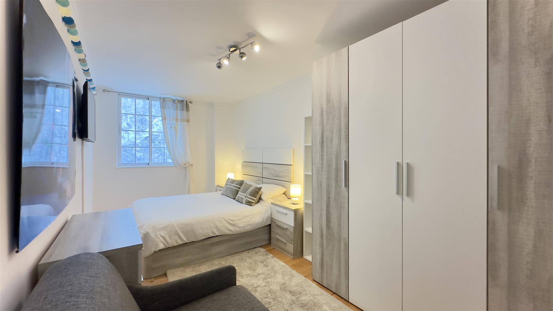 Image of House - 4 Bedrooms - 3 Bathrooms for Sale in Sunset Close-Gibraltar, Image 18